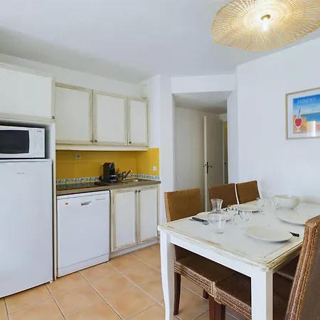 450m De La Plage, En Pour 4 Apartment