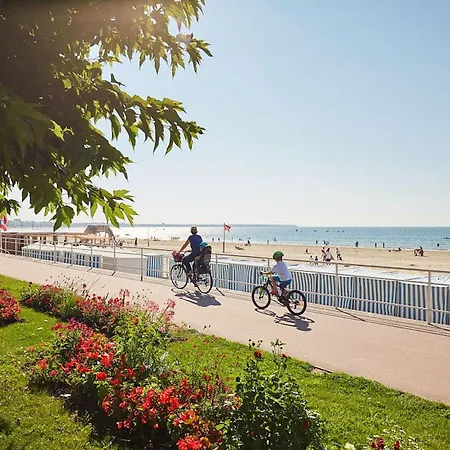450m De La Plage, En Pour 4 아파트 La Baule