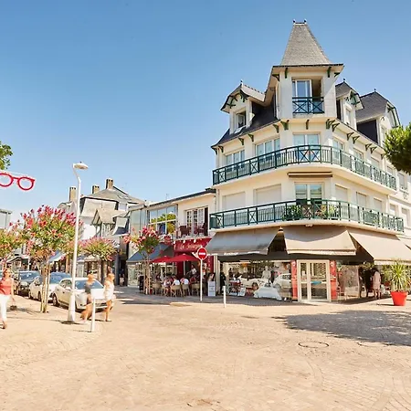 450m De La Plage, En Pour 4 La Baule